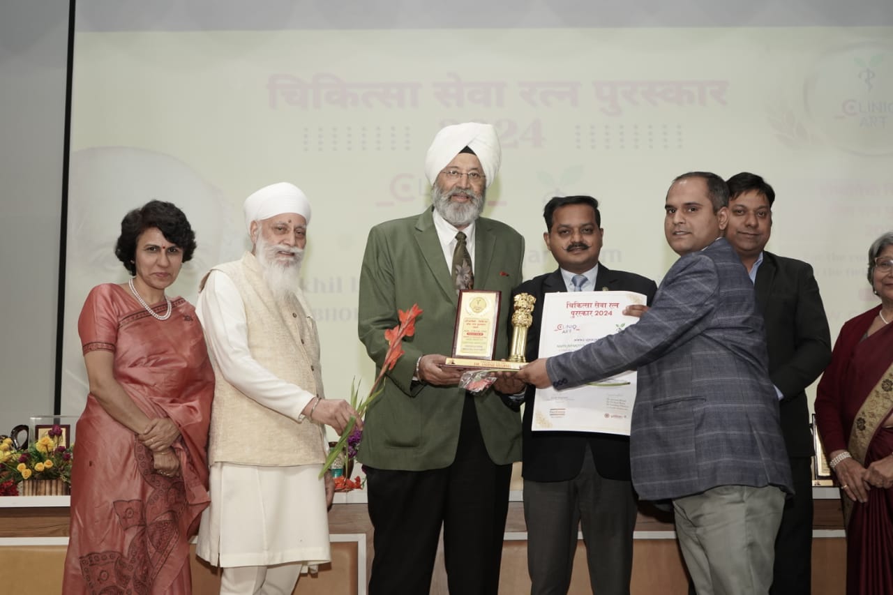 Award ceremony photo 1
